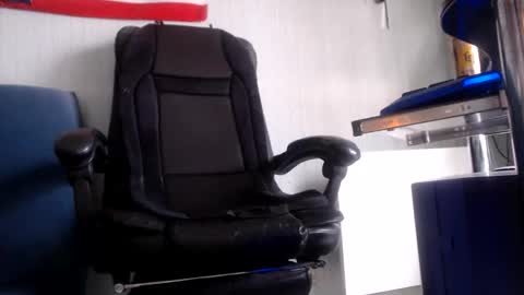 Snapshot of fred1051 chatting on 01-07-26, 09:01 yo online show from 01-07-26, 09:01