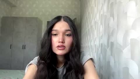Snapshot of fredamedora chatting on 06-13-26, 05:05 Mia online show from 06-13-26, 05:05