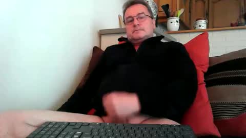 Snapshot of freddy9509 chatting on 06-11-26, 04:05 freddy9509 online show from 06-11-26, 04:05