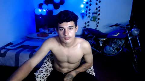 Snapshot of freddy_romans2 chatting on 10-21-25, 01:28 freddy romans online show from 10-21-25, 01:28