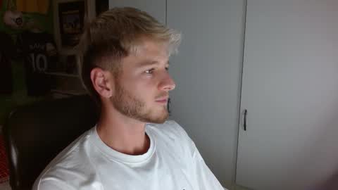 Snapshot of freddy_star chatting on 09-14-25, 07:46 Frederick Perin online show from 09-14-25, 07:46