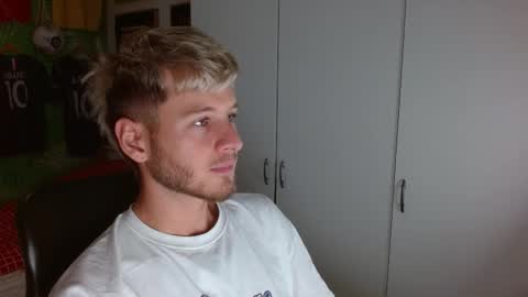 Snapshot of freddy_star chatting on 09-16-25, 12:50 Frederick Perin online show from 09-16-25, 12:50