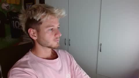 Snapshot of freddy_star chatting on 09-20-25, 02:18 Frederick Perin online show from 09-20-25, 02:18