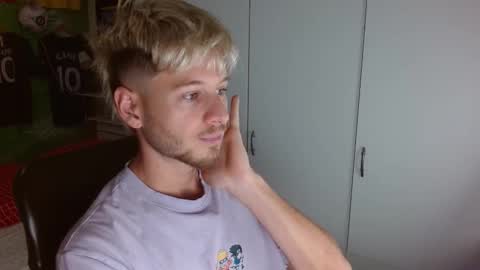 Snapshot of freddy_star chatting on 09-27-25, 10:09 Frederick Perin online show from 09-27-25, 10:09