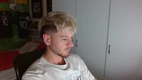 Snapshot of freddy_star chatting on 09-30-25, 12:21 Frederick Perin online show from 09-30-25, 12:21