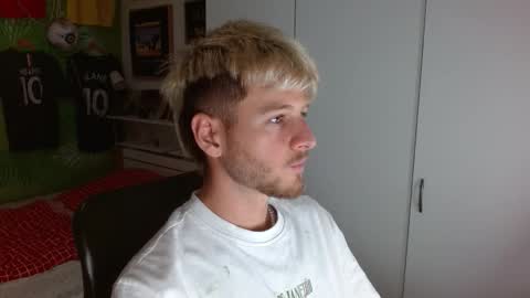 Snapshot of freddy_star chatting on 10-07-25, 12:02 Frederick Perin online show from 10-07-25, 12:02