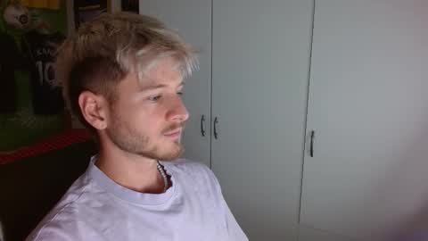 Snapshot of freddy_star chatting on 10-08-25, 11:52 Frederick Perin online show from 10-08-25, 11:52