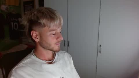 Snapshot of freddy_star chatting on 10-10-25, 11:42 Frederick Perin online show from 10-10-25, 11:42