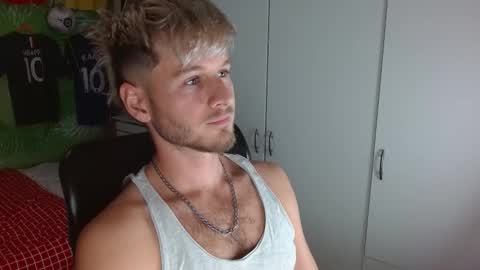 Snapshot of freddy_star chatting on 10-11-25, 02:37 Frederick Perin online show from 10-11-25, 02:37