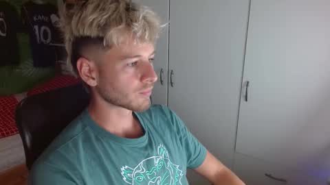 Snapshot of freddy_star chatting on 10-18-25, 04:30 Frederick Perin online show from 10-18-25, 04:30