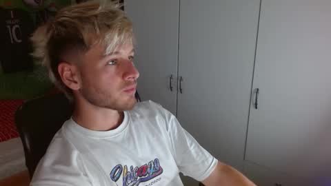 Snapshot of freddy_star chatting on 10-20-25, 07:36 Frederick Perin online show from 10-20-25, 07:36