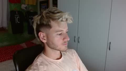 Snapshot of freddy_star chatting on 11-02-25, 01:35 Frederick Perin online show from 11-02-25, 01:35