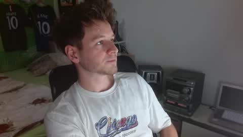 Snapshot of freddy_star chatting on 04-11-26, 02:32 Frederick Perin online show from 04-11-26, 02:32