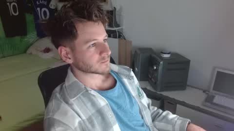 Snapshot of freddy_star chatting on 04-23-26, 01:35 Frederick Perin online show from 04-23-26, 01:35