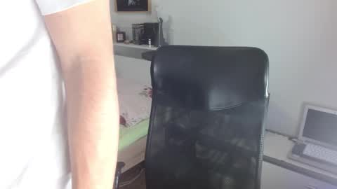 Snapshot of freddy_star chatting on 04-25-26, 03:09 Frederick Perin online show from 04-25-26, 03:09