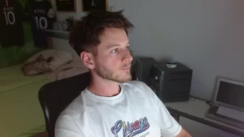 Snapshot of freddy_star chatting on 04-29-26, 09:43 Frederick Perin online show from 04-29-26, 09:43