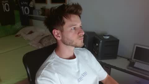 Snapshot of freddy_star chatting on 05-04-26, 12:23 Frederick Perin online show from 05-04-26, 12:23