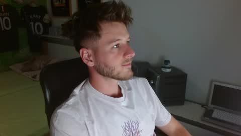 Snapshot of freddy_star chatting on 05-11-26, 08:50 Frederick Perin online show from 05-11-26, 08:50