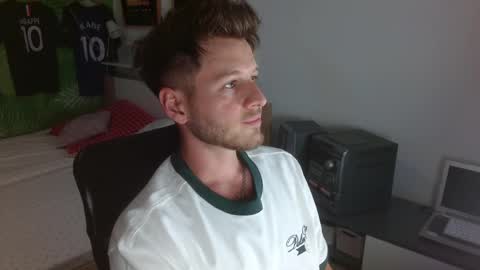 Snapshot of freddy_star chatting on 05-15-26, 02:35 Frederick Perin online show from 05-15-26, 02:35
