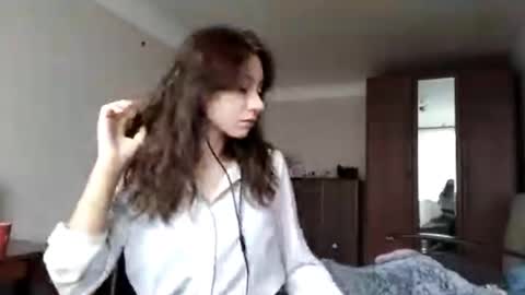 Snapshot of fredmurrietta chatting on 10-22-25, 07:30 Mia online show from 10-22-25, 07:30