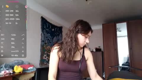 Snapshot of fredmurrietta chatting on 10-28-25, 09:35 Mia online show from 10-28-25, 09:35