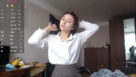 Snapshot of fredmurrietta chatting on 11-12-25, 09:32 Mia online show from 11-12-25, 09:32