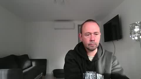 fredodu41 online show from 04-10-26, 07:02