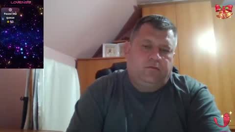 freeboy80180 online show from 03-07-25, 06:43