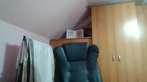 freeboy80180 online show from 09-09-25, 05:18