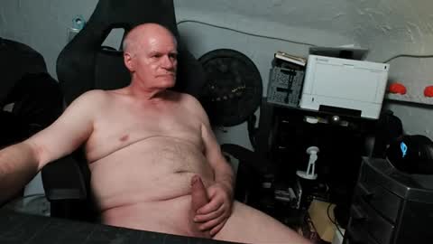 Snapshot of freecamdick chatting on 06-26-26, 10:52 freecamdick online show from 06-26-26, 10:52