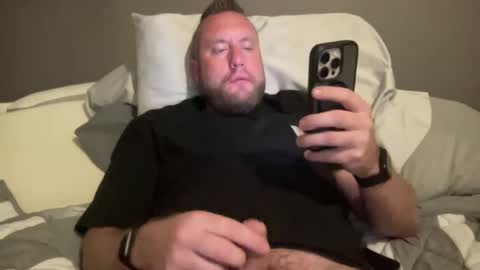 Snapshot of freestyleneary1989 chatting on 09-17-25, 03:41 Uncutforyou online show from 09-17-25, 03:41
