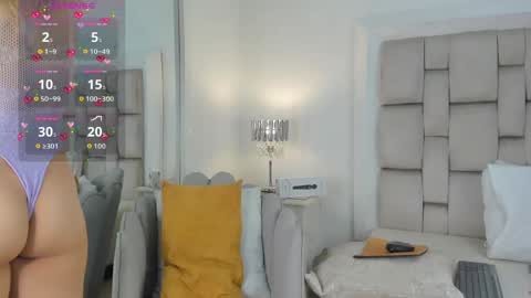 Snapshot of frehia_dimou chatting on 10-18-25, 11:33 Frehia online show from 10-18-25, 11:33