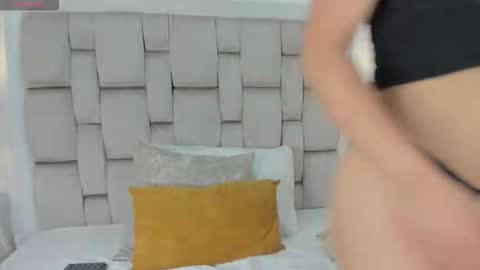 Snapshot of frehia_dimou chatting on 10-25-25, 11:40 Frehia online show from 10-25-25, 11:40