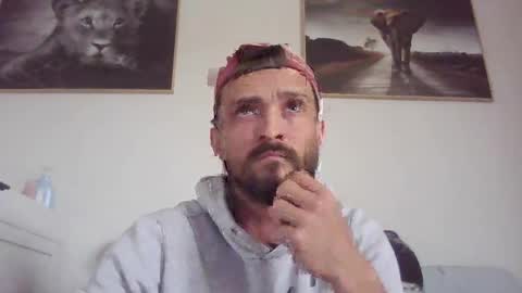 french_truck online show from 04-25-26, 02:58
