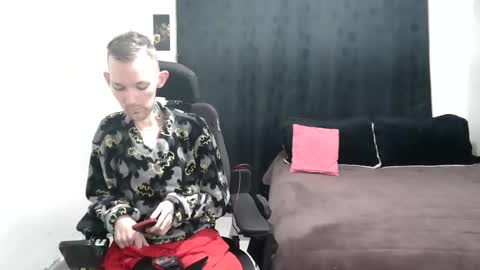 Snapshot of frenchroulette chatting on 01-03-25, 11:14 Thomas y Sophia online show from 01-03-25, 11:14