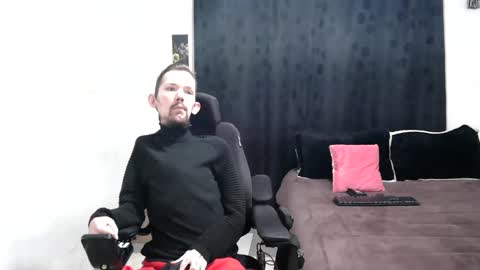Snapshot of frenchroulette chatting on 03-02-25, 09:53 Thomas y Sophia online show from 03-02-25, 09:53