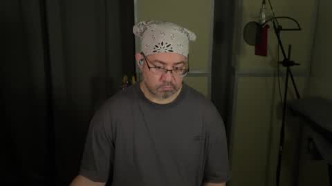 Snapshot of freqmoar chatting on 03-28-26, 04:45 freqmoar online show from 03-28-26, 04:45