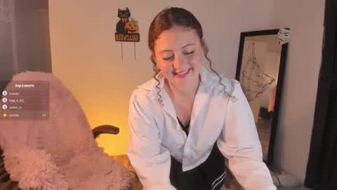 Snapshot of fresita44 chatting on 10-23-25, 09:35 see u 500 pm hora col online show from 10-23-25, 09:35