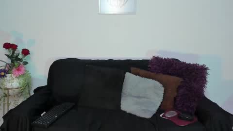 fresitalove01 online show from 03-18-26, 05:27