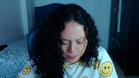 Snapshot of freud_x_louise1 chatting on 05-09-26, 10:04 Louise online show from 05-09-26, 10:04