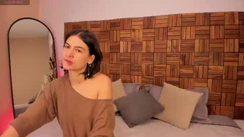 Snapshot of freyaa__1 chatting on 06-25-26, 12:20 Freya online show from 06-25-26, 12:20