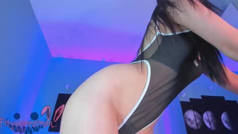 Snapshot of freyazimmerman_ chatting on 09-21-25, 08:10 Pau. online show from 09-21-25, 08:10