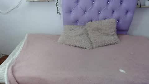 Snapshot of freyja_01 chatting on 10-05-25, 03:21 Freyja online show from 10-05-25, 03:21