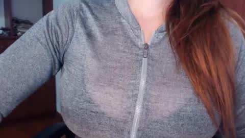 Snapshot of freyjashine_x chatting on 07-06-26, 11:07 FREYJA LOREN online show from 07-06-26, 11:07