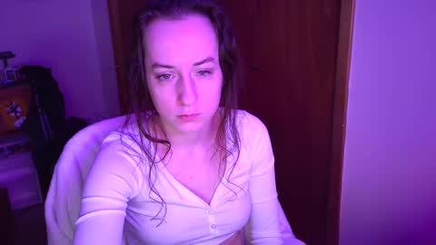 FreyaTheGemini online show from 12-19-24, 09:07
