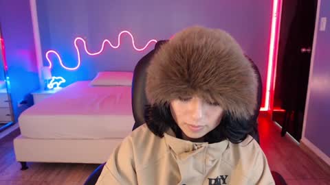 Snapshot of frida_lassi_ chatting on 02-08-25, 01:32 frida_lassi_ online show from 02-08-25, 01:32