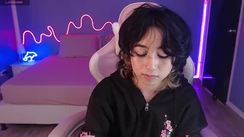 Snapshot of frida_lassi_ chatting on 03-12-25, 04:35 frida_lassi_ online show from 03-12-25, 04:35