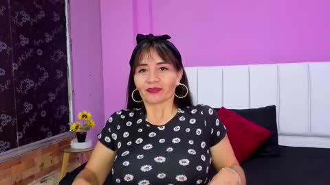 Snapshot of frida_naughtymilf chatting on 11-08-25, 05:12 Frida online show from 11-08-25, 05:12