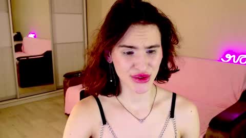 Frida online show from 01-24-25, 10:41