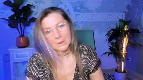 Frida Tander online show from 01-18-25, 09:13